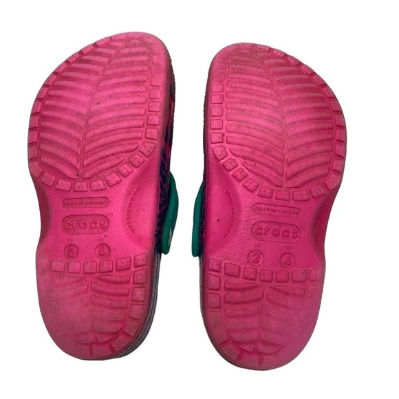 Crocks Classic Unisex Printed Clogs Slip on Sandal      M: 2 | W: 4 - Picture 4 of 7